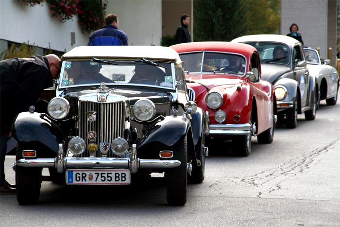 Auto e moto d’epoca sulla Torre