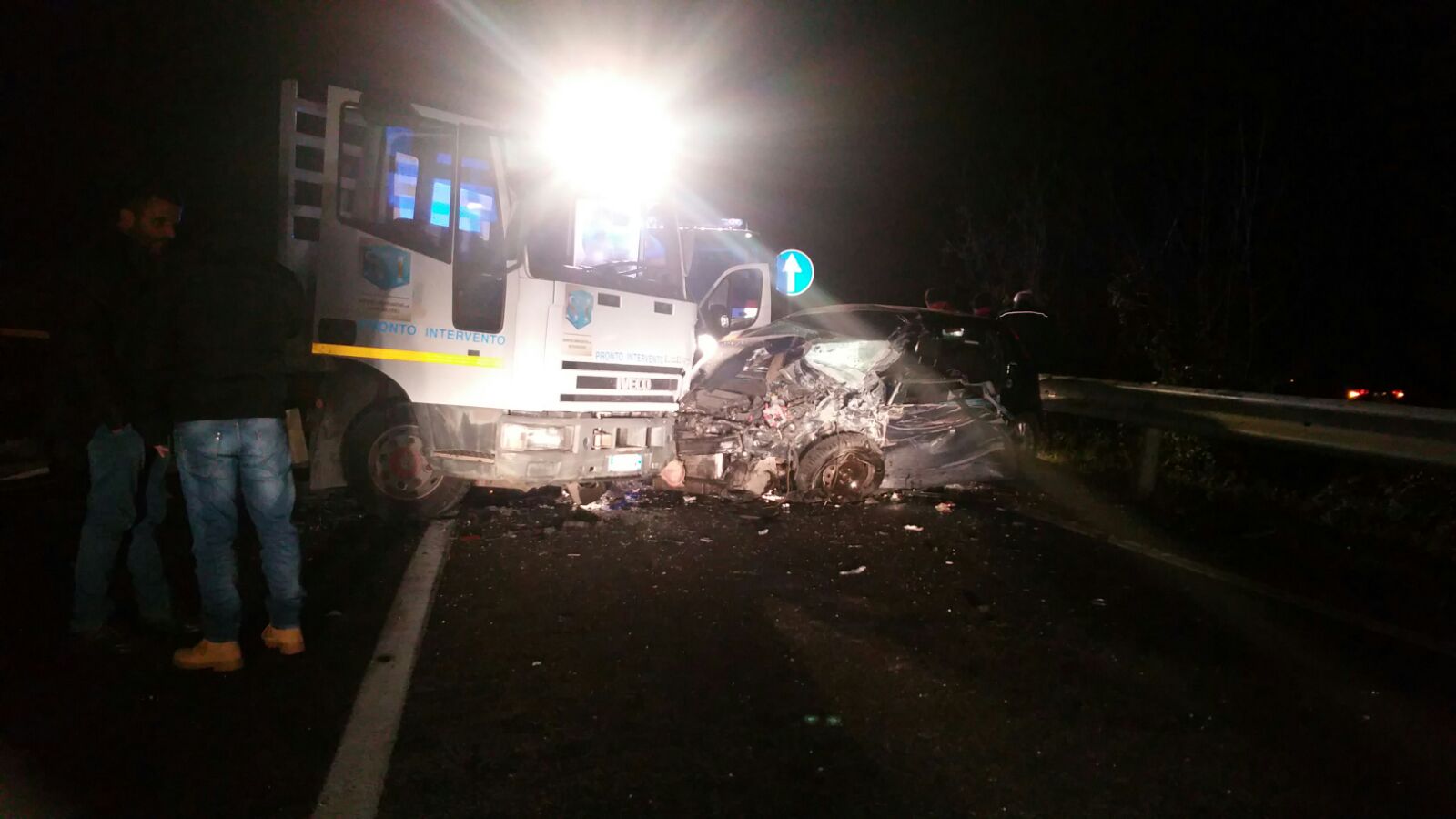 Morcone| Violento scontro sulla Ss 87, un’auto impatta contro un camion