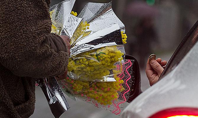 Benevento| Denunce e multe per i venditori di mimose