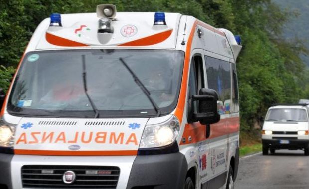 Doppio incidente sul raccordo Avellino-Salerno, ragazzo trasportato al Moscati e traffico in tilt