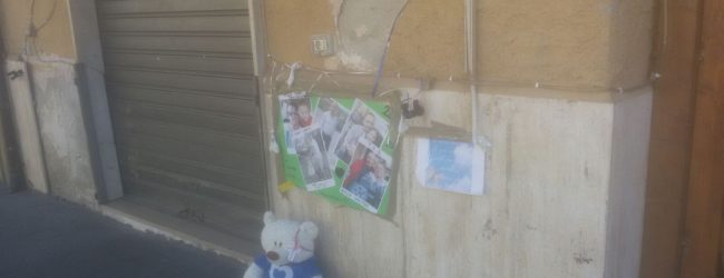 Benevento| Fiori, peluche e una fiaccolata per l’Angelo biondo