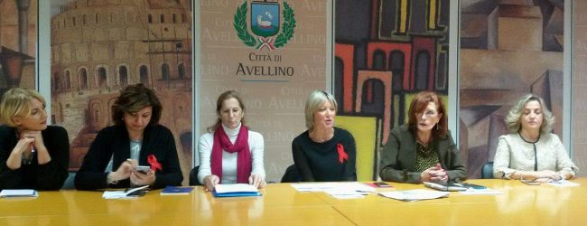 Avellino| Due panchine rosse per le donne