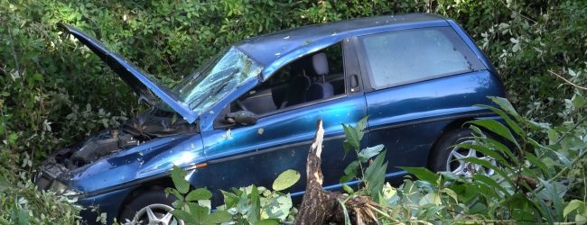 Sant’Angelo a Cupolo| Auto in una scarpata