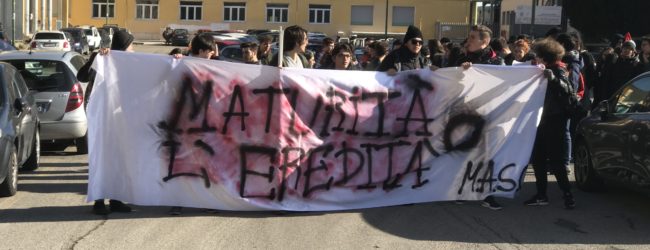 Benevento| “Maturità o L’Eredità”, la protesta degli studenti sanniti