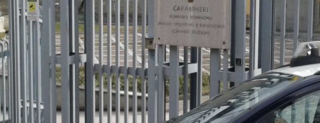 Canapa indiana coltivata sul balcone: denunciato 50enne di Cassano Irpino