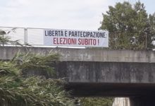 Benevento| Crisi Governo, striscione contro l’intesa PD-M5S