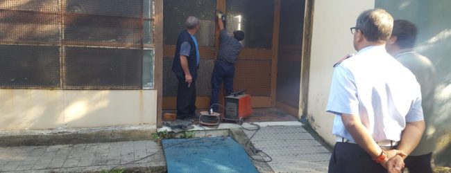 Benevento| Dopo lo sfratto di Nadia scuola nuovamente occupata. Municipale salda le porte