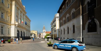 Benevento, chiusa per 10 giorni un’attività commerciale: somministrazione di alcol a minori