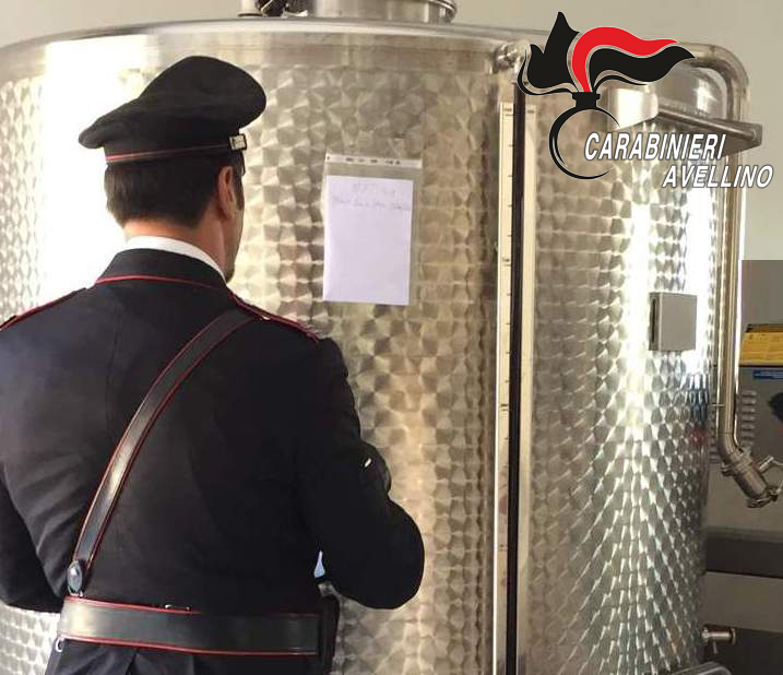 Ospedaletto D’Alpinolo| Dà fuoco alla vinaccia e conserva vino senza tracciabilità, denunciato titolare azienda. Bloccati 400 quintali di vino