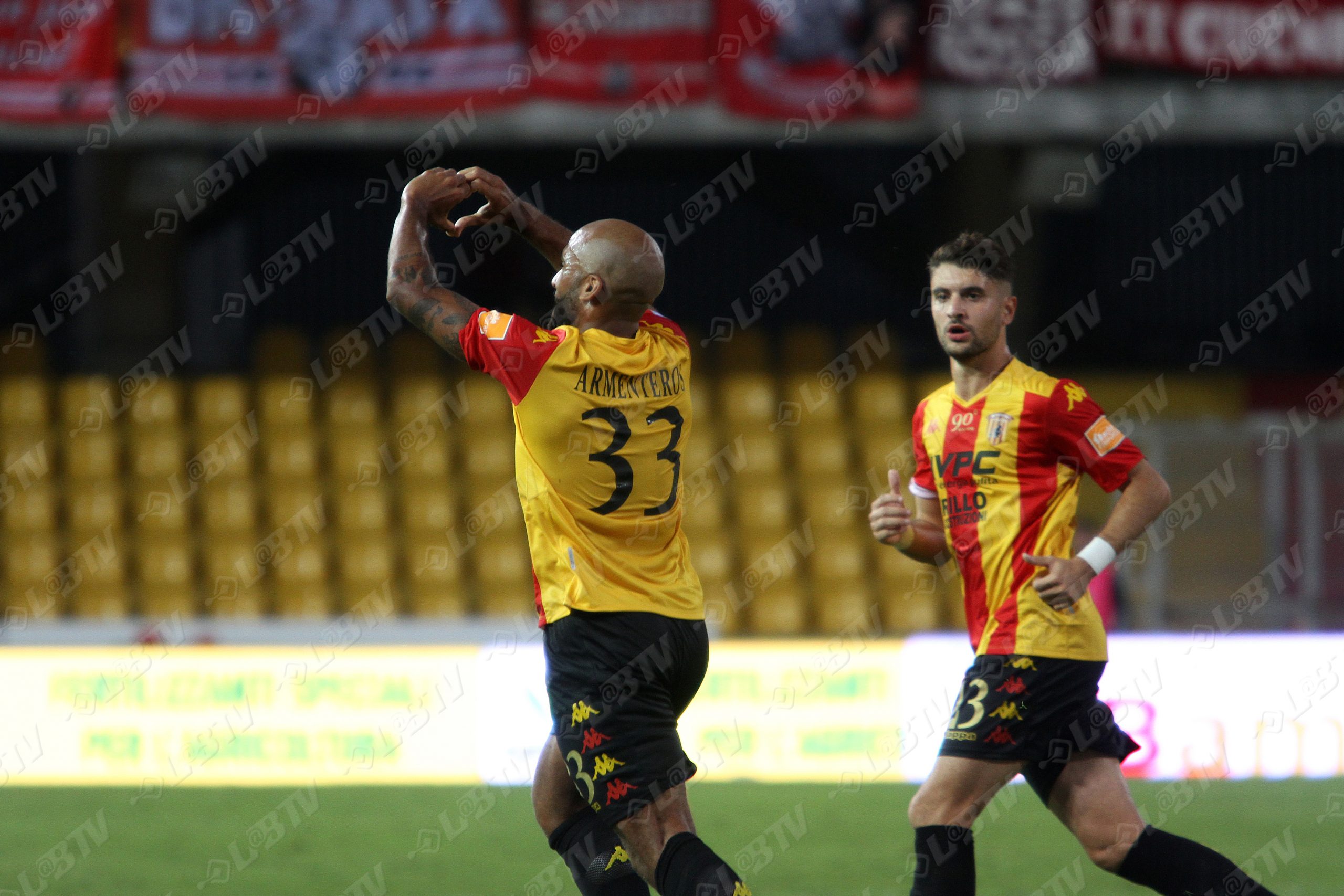 Benevento, Armenteros al Crotone