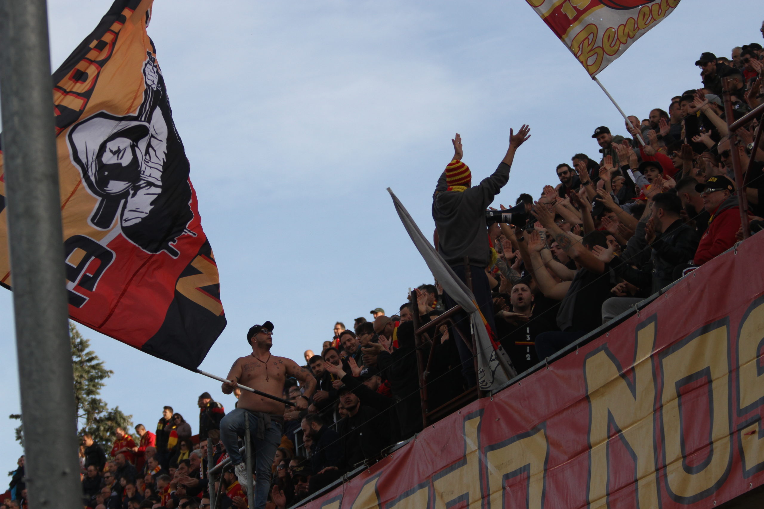 Benevento-Salernitana, da domani vendita libera ai tifosi granata anche nei settori locali