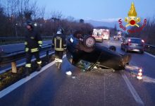 Atripalda| Sbanda e si ribalta con l’auto, paura per un 24enne