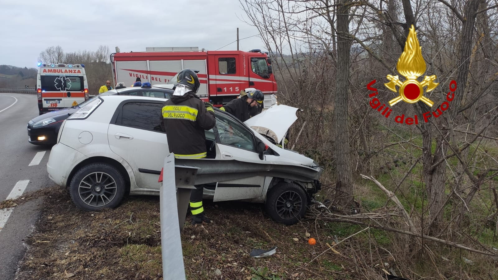 Conza della Campania| Incidente sull’Ofantina, 30enne finisce fuori strada con la sua auto