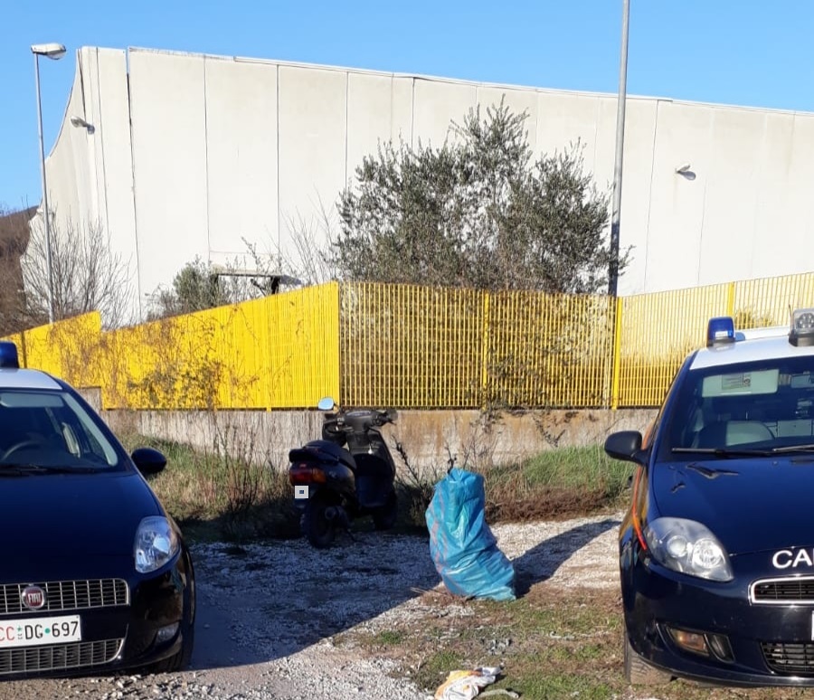 San Salvatore Telesino| Arrestato dai Carabinieri mentre stava portando via materiale in rame da un capannone industriale