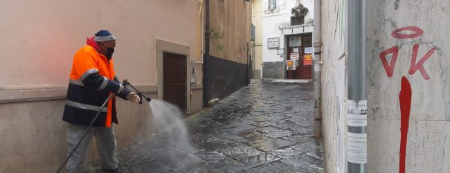 Benevento| Sanificazione del centro storico, all’opera gli operatori del Servizio Forestazione della Provincia