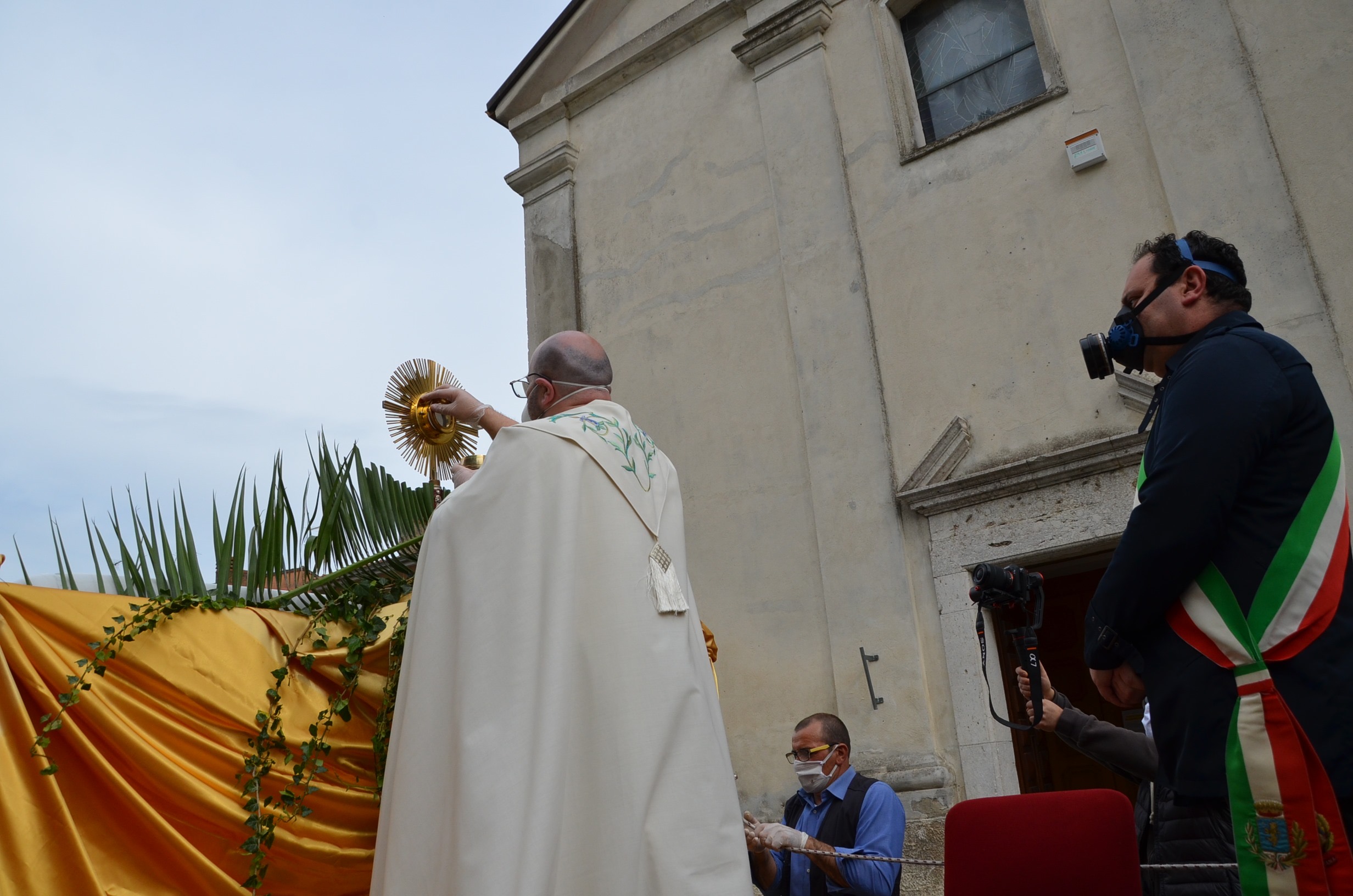 Calvi| Festa della Divina Misericordia, sindaco e Parroco uniti per le strade del paese