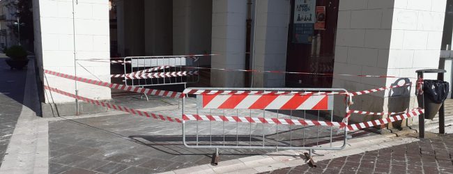 Benevento| Cadono pezzi di calcinaccio dal Teatro Comunale