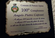 Petruro Irpino| “100 anni di storia testimoniano una vita”:auguri e targa a nonno Angelo dal sindaco Giuseppe Lombardi