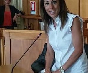 Benevento| Mila Lombardi (Forza Italia): “Rendere possibile la concessione temporanea di nuovo suolo pubblico gratis per bar ristoranti e attività commerciali, anche in aumento a quanto già in concessione”