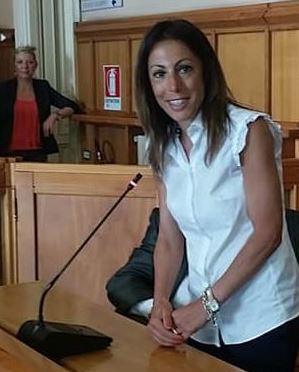 Benevento| Mila Lombardi (Forza Italia): “Rendere possibile la concessione temporanea di nuovo suolo pubblico gratis per bar ristoranti e attività commerciali, anche in aumento a quanto già in concessione”