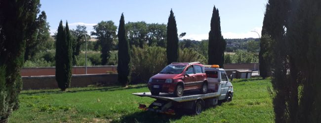 Benevento| Incidente in via dei Longobardi, auto finisce nel terreno, paura per una 55enne/FOTO