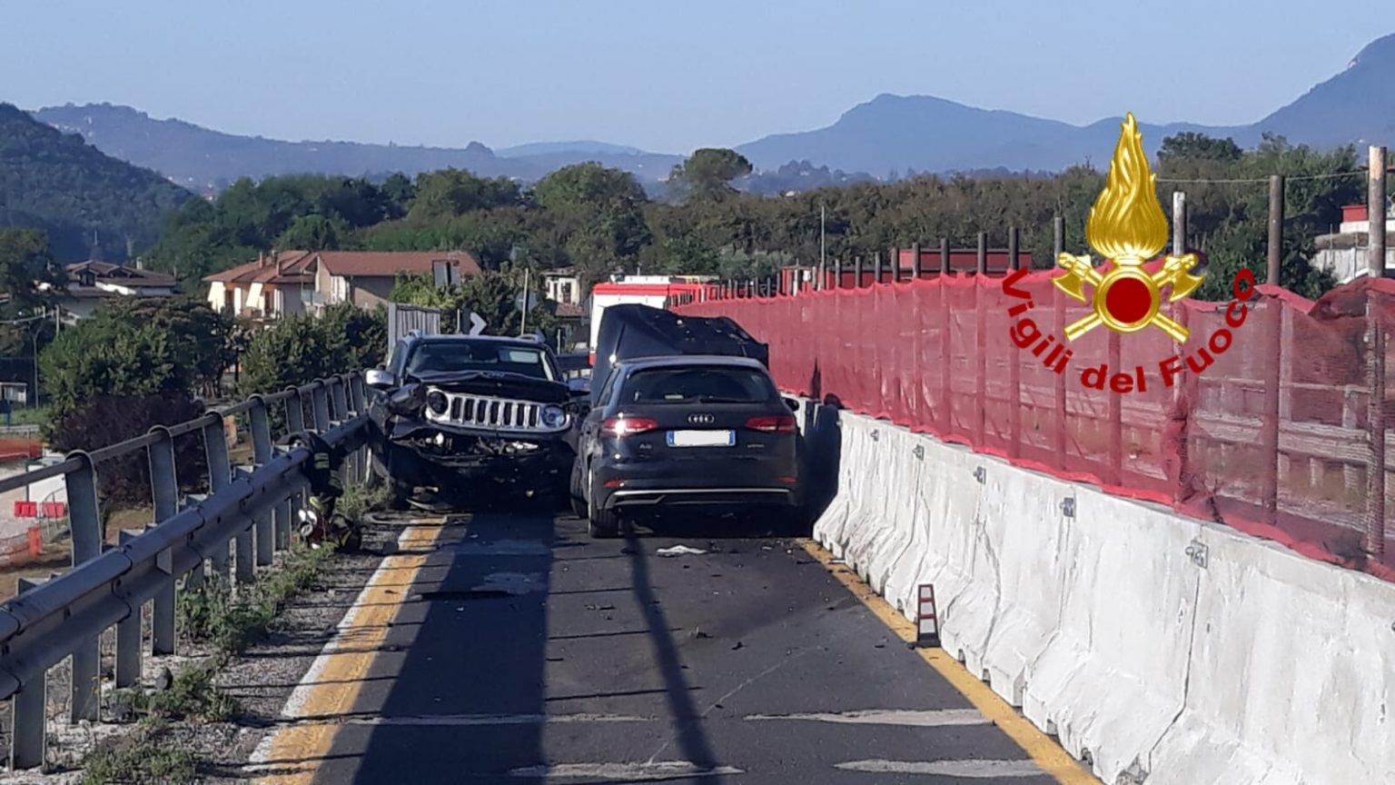 Avellino| Un uomo di 30 anni provoca 4 incidenti, abbandona l’auto e fugge a piedi