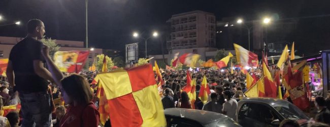 VIDEO – Il Benevento Calcio ai tifosi: “Non posate le bandiere, presto torneremo a sventolarle”