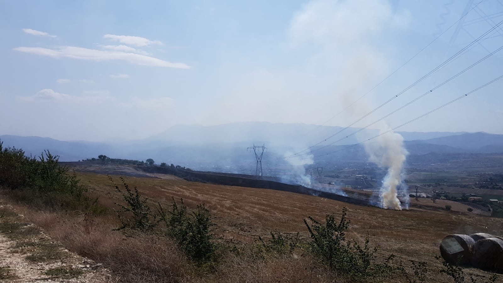 Benevento| Fiamme in contrada La Francesca, intervento dei Vigili del Fuoco/FOTO