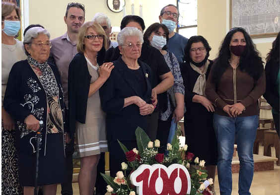 Dugenta| Nonna Antonietta compie 100 anni..Auguri!