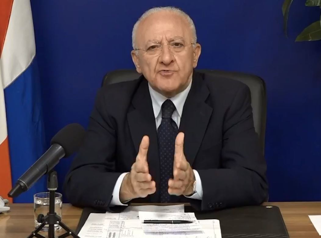 Covid-19, De Luca al Governo: servono congedi parentali, bonus e piu’ controlli