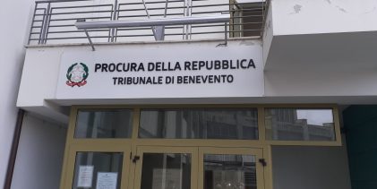 Divieto di dimora per un 39enne accusato di violenza e minaccia a pubblico ufficiale