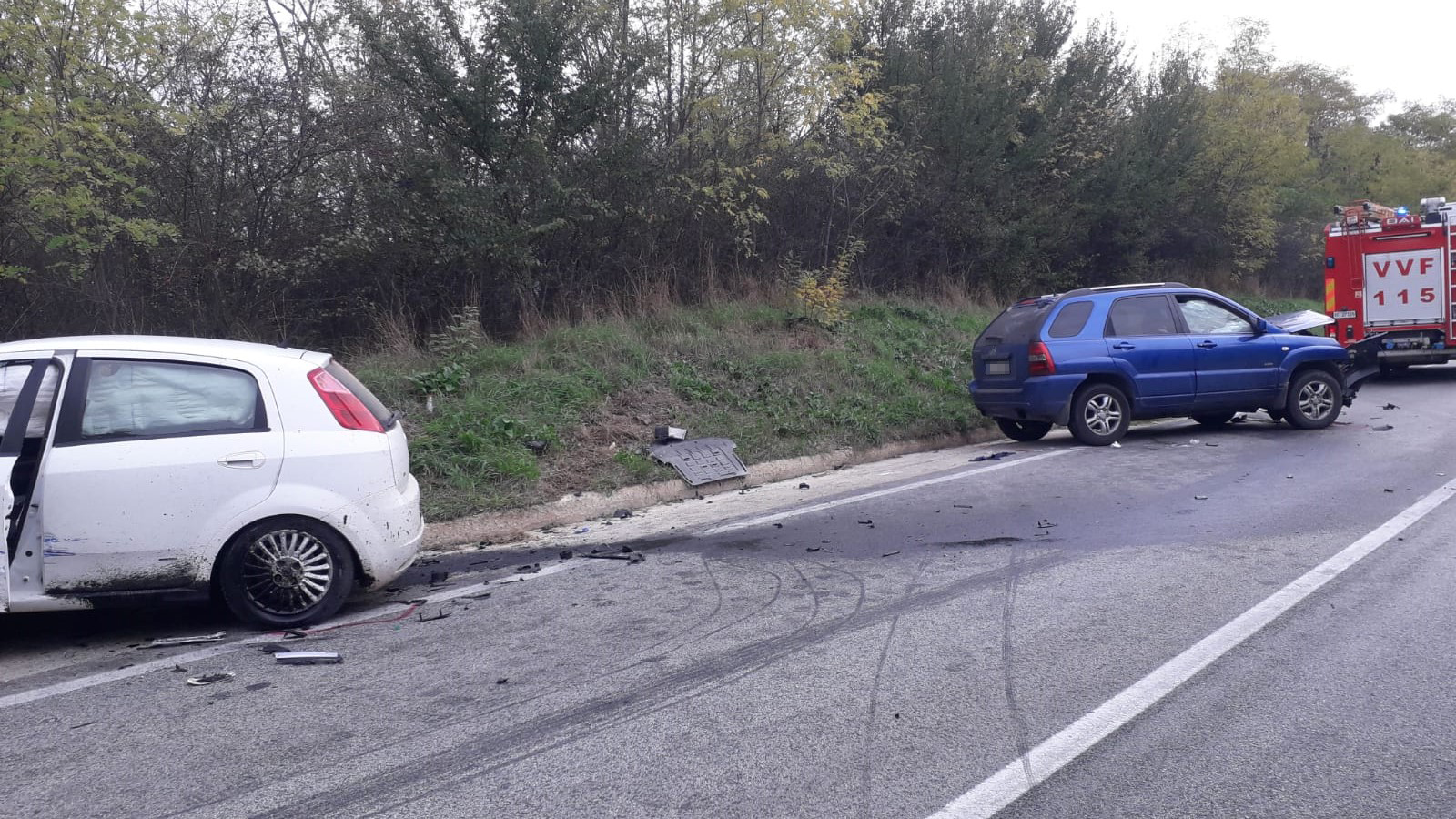 Benevento| Incidente frontale lungo la 90 Bis: due feriti non gravi/FOTO