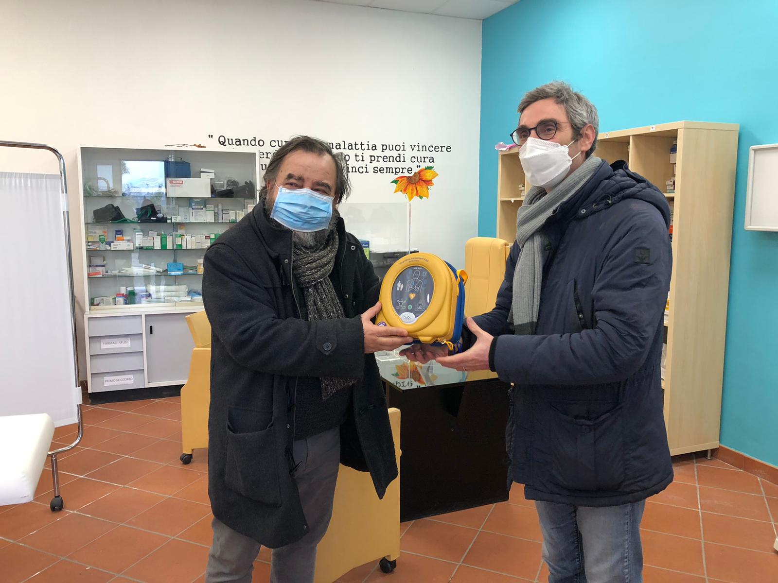 Benevento| I regali..quelli belli: Gesesa consegna defibrillatore alla Caritas