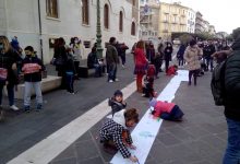 Benevento| “Priorità alla scuola”, genitori e bambini in piazza