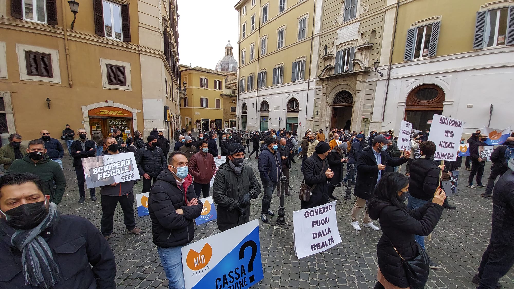 Roma| ‘Fermi Noi Fermi tutti’, anche MIO Benevento scende in piazza. Rosaria a Labtv: vogliamo che il Governo ci aiuti a sostenere i costi