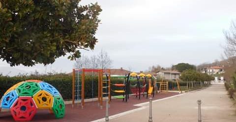 Arpaise, realizzato il nuovo parco giochi nel viale comunale: la cittadinanza ringrazia