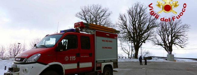 Montevergine| Bloccati in auto dalle neve insieme ai loro cani, due anziani soccorsi dai vigili del fuoco