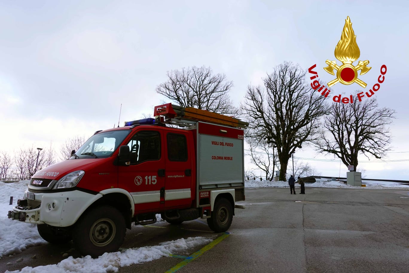 Montevergine| Bloccati in auto dalle neve insieme ai loro cani, due anziani soccorsi dai vigili del fuoco