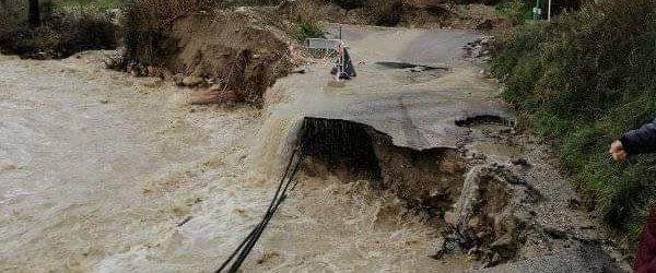 Cautano| Crolli e frane, l’avviso del Comune