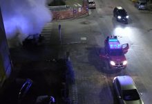 Benevento| Auto in fiamme in via Vitelli,Vigili del fuoco a lavoro