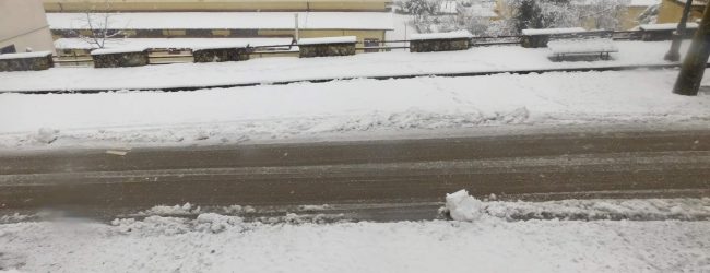 Intensa nevicata ad Arpaise, disservizi per l’energia elettrica