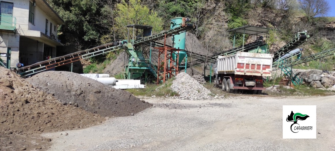 Telese Terme|CC Forestali,sequestrato autocarro che trasportava rifiuti