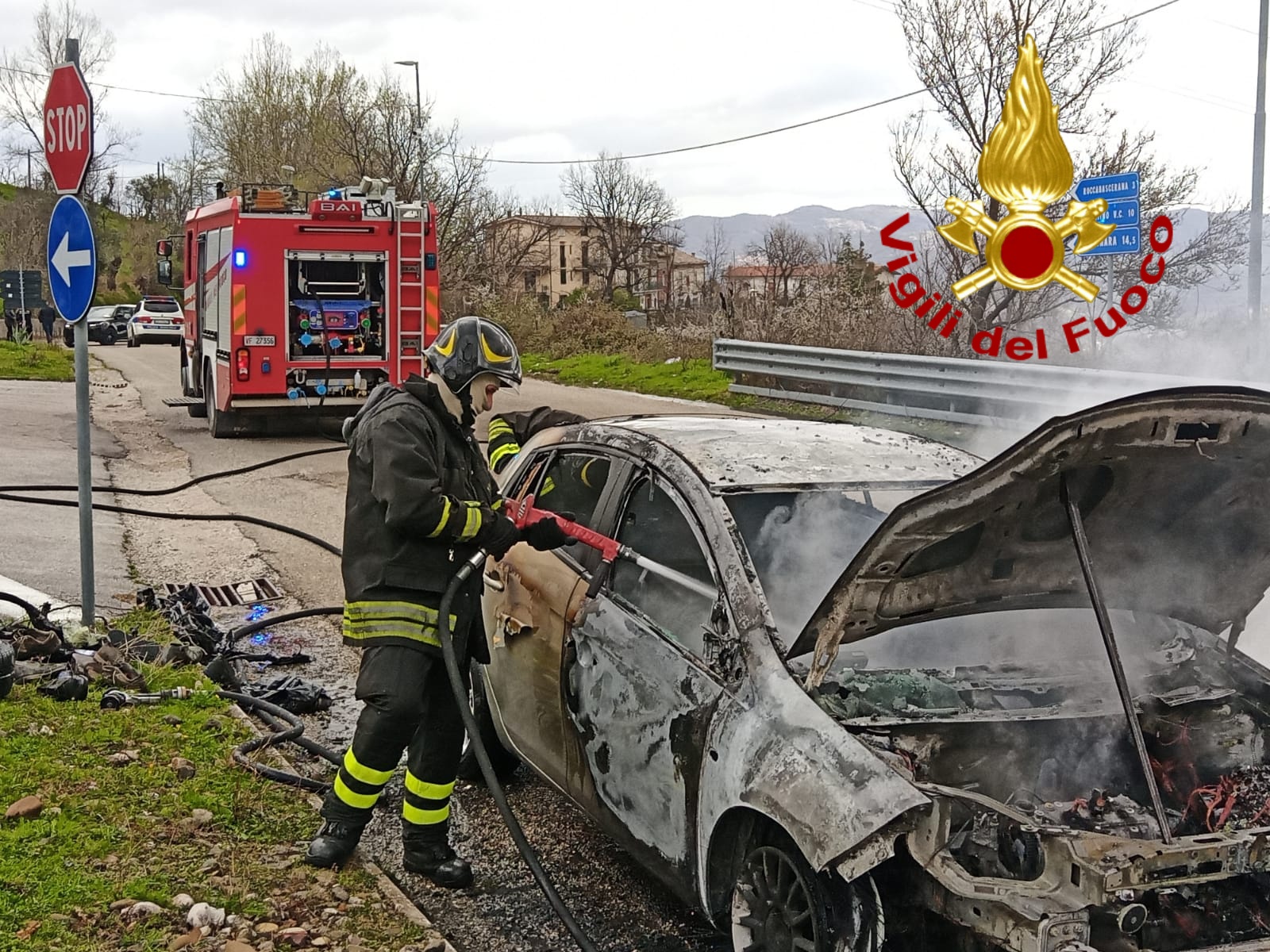 Sant’Angelo a Scala| Auto in fiamme in via Nazionale, malore per la donna alla guida