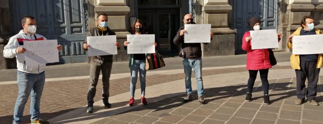 Benevento|Politica, ristorazione, commercianti, scuola: flash mob dinanzi la Prefettura