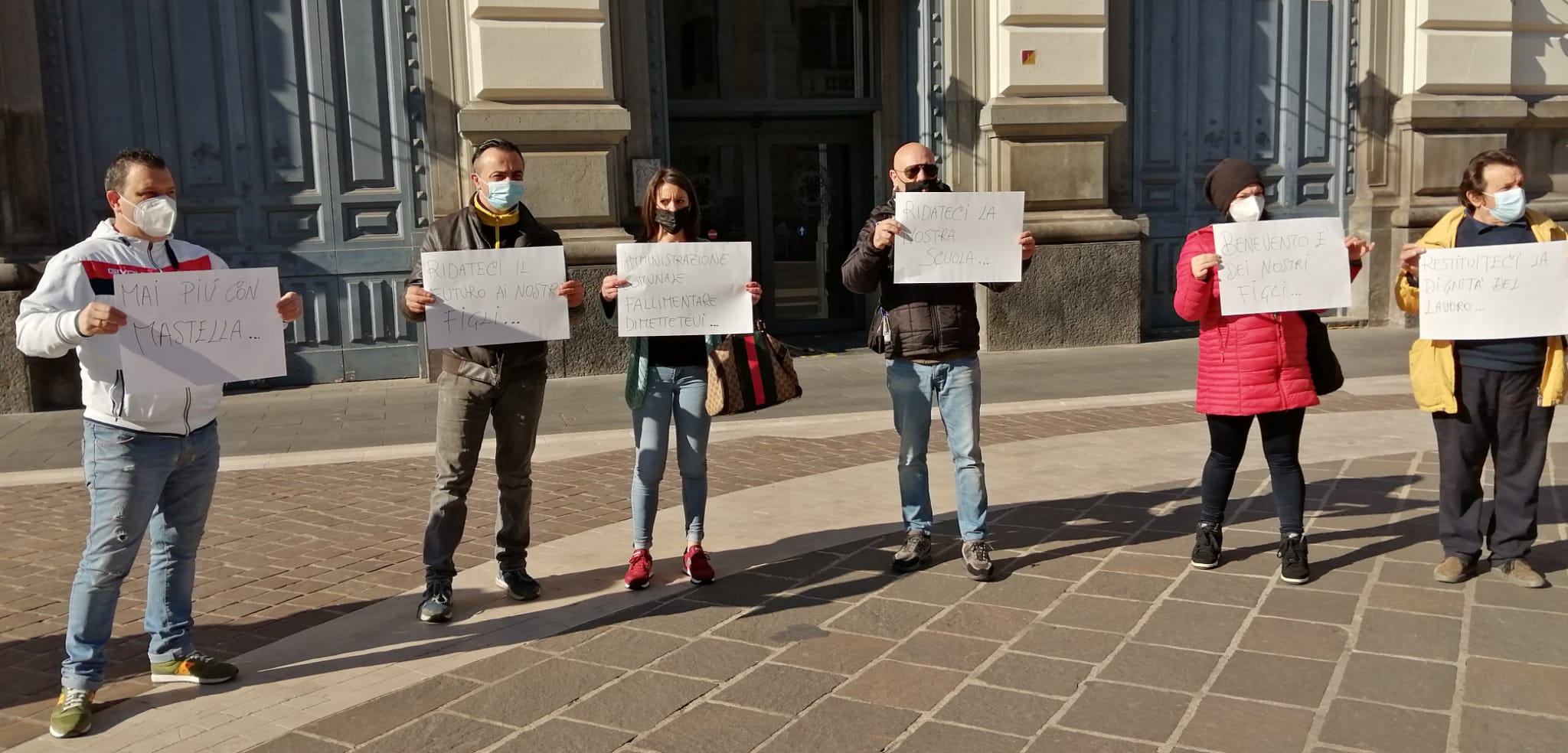 Benevento|Politica, ristorazione, commercianti, scuola: flash mob dinanzi la Prefettura