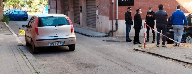 Suicidio in via dei Mulini, anziano precipita dal sesto piano