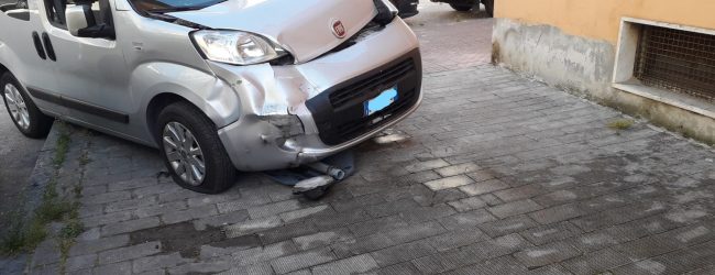 Incidente stradale in via Veneto, ferita una donna di 40 anni