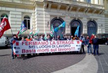 “Fermiamo la strage sui luoghi di lavoro’, il sit-in dei sindacati Cgil, Cisl e Uil