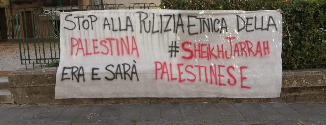 “Stop alla pulizia etnica della Palestina’, presidio di Potere al Popolo Sannio