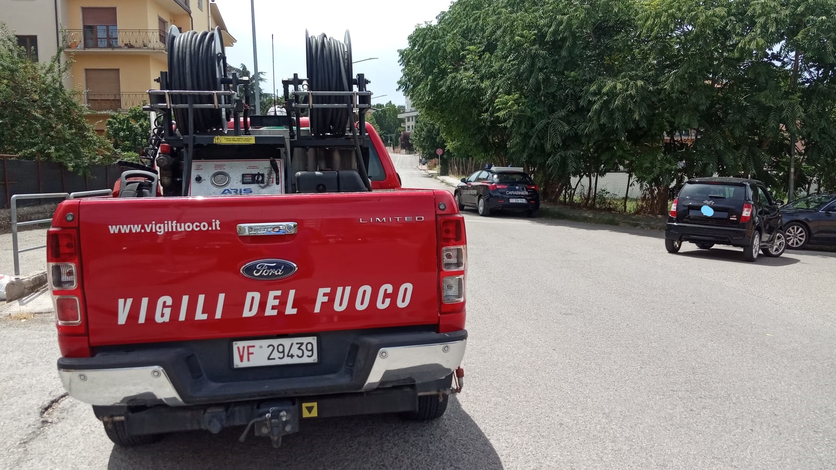 Benevento|Contenitori raccolta differenziata in fiamme: danneggiate pedane e una vettura